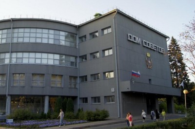 Депутат помог школам подготовиться к учебному году