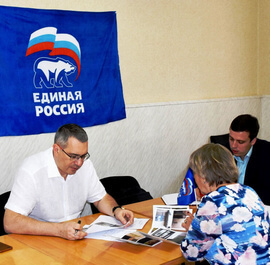 Дмитрий Барыкин ведет прием жителей